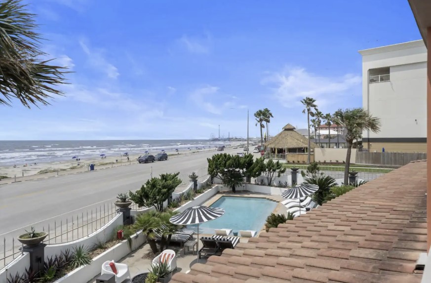 b90e02ecb1464be3818310528ef71515 | Beachhouse | Texas | TX | Vacation Homes | Galveston | Crystal Beach | Kokomo | Breezy Days | Beachfront Elegance | Sunrise Serenity | Southern Sands Property Management, LLC