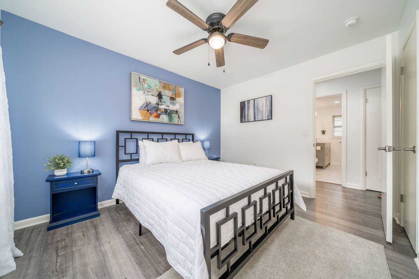 Periwinkle Bedroom Queen Bed
Luxury Mattress and linens