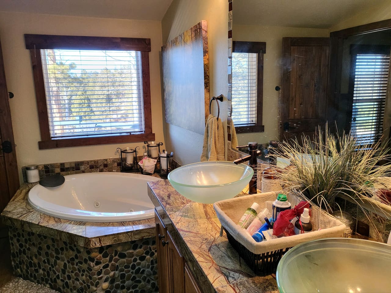 The master bath with garden sized jetted tub and double bowl sinks.
