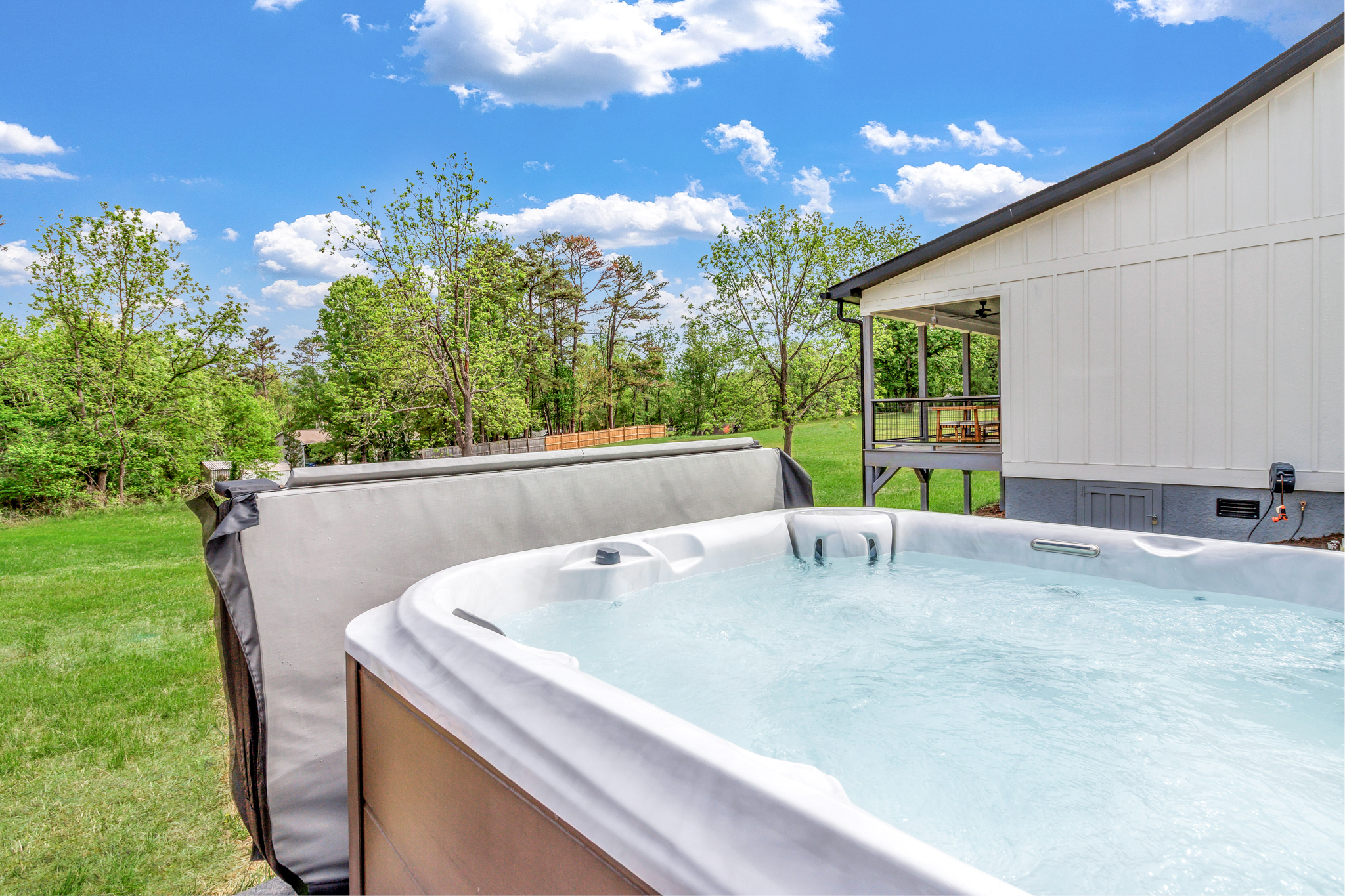 Enjoy the open skies and stars at night from the hot hot tup