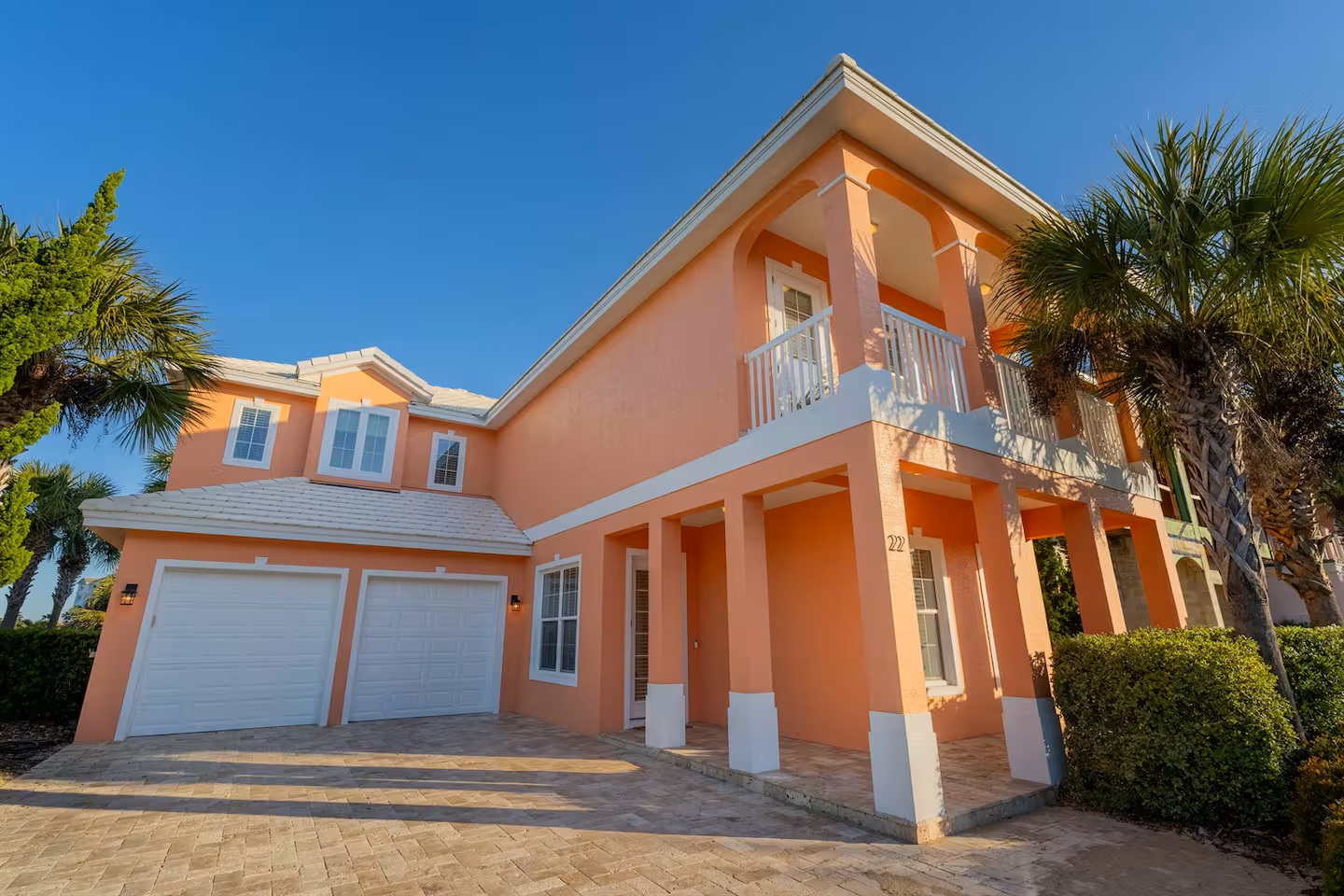 A cheerful coastal home in the heart of Cinnamon Beach 🌴
This beautifully designed beach house features multiple balconies, bright interiors, and easy access to pools, beach, and resort amenities.
