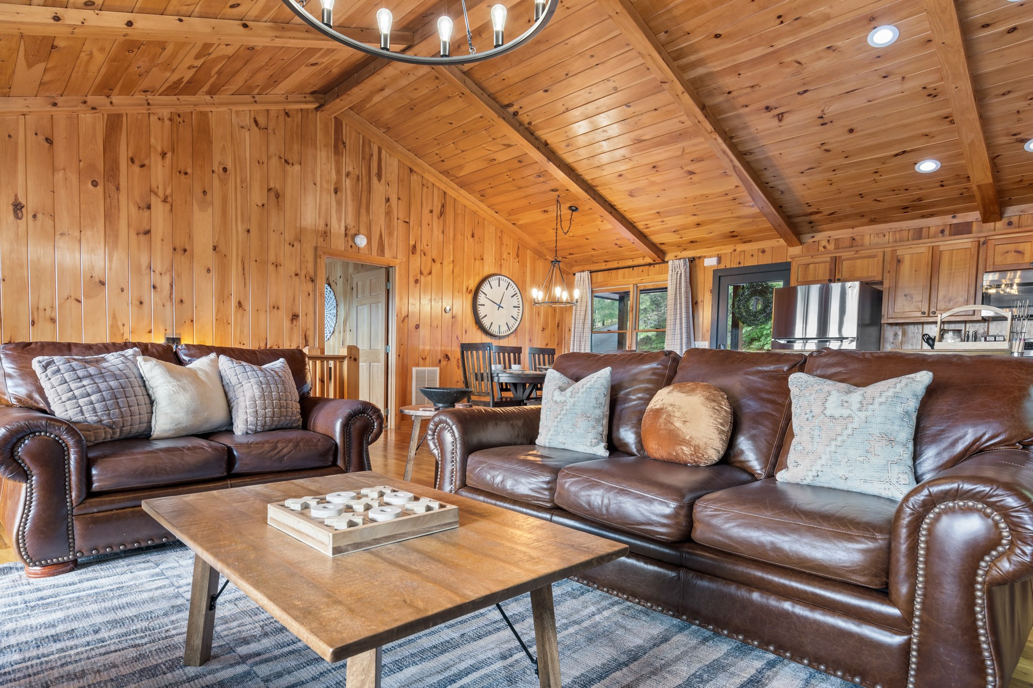 Spend a relaxing evening curled up on the sofa, enjoying the cozy gas fireplace and peaceful mountain views.