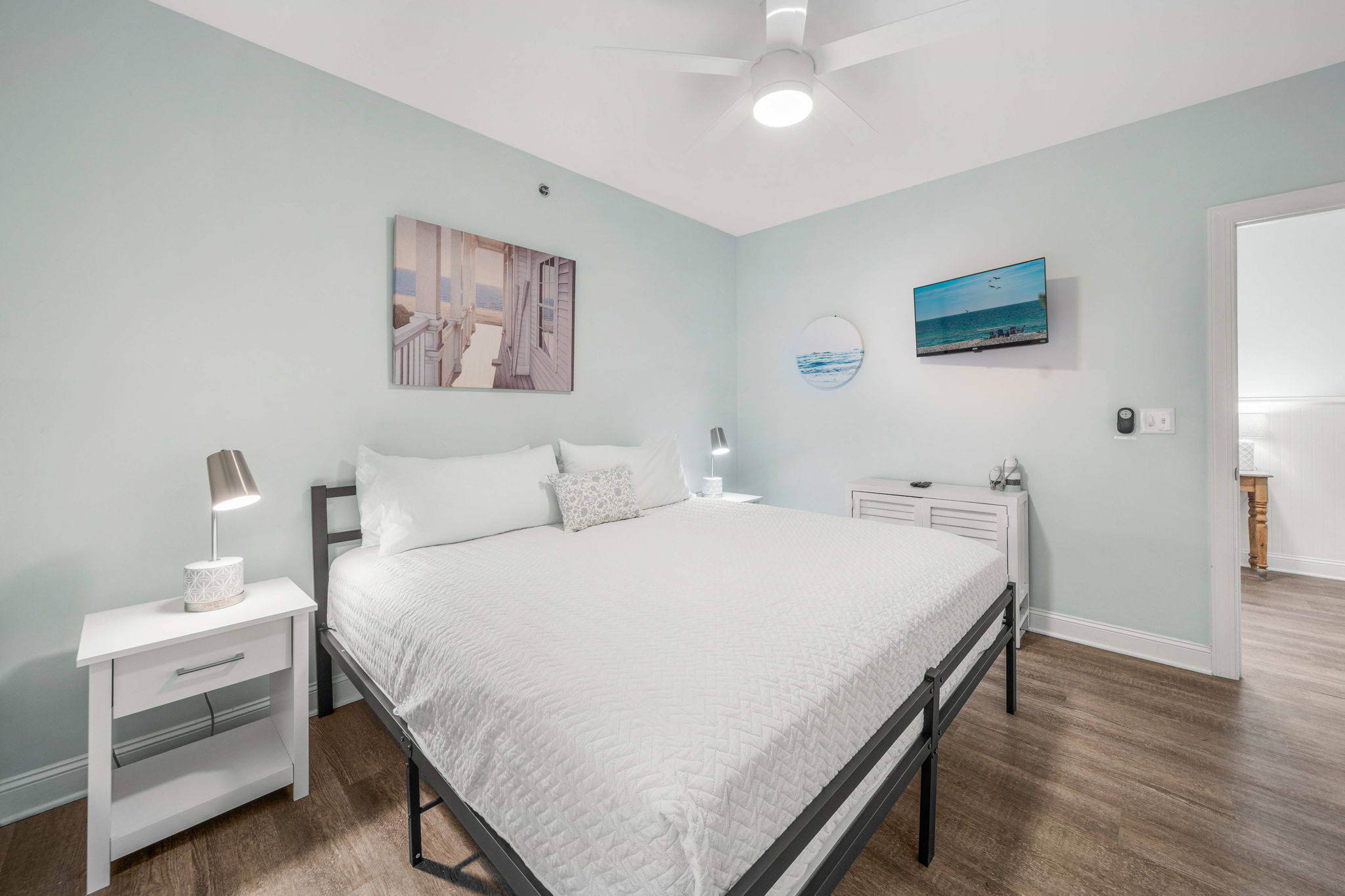 Bedroom 2: King bed, shares jack n jill bath | Sand Dollar | 102 Oceanview | 1116 Ocean Blvd, Isle of Palms, SC | IOP Escapes