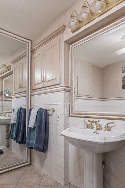 Main Floor Bathroom