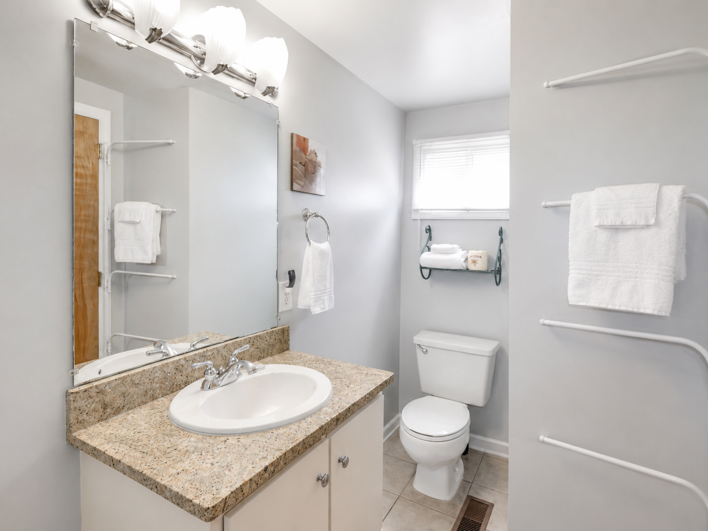 2nd bathroom