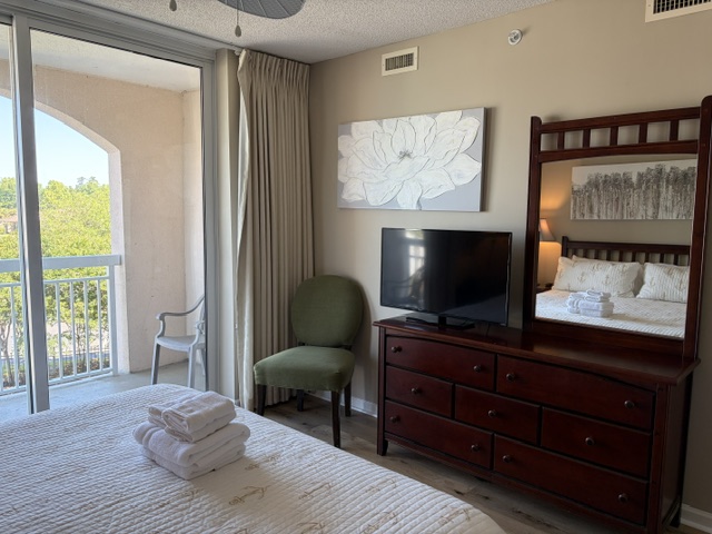 King in 2nd Bedroom