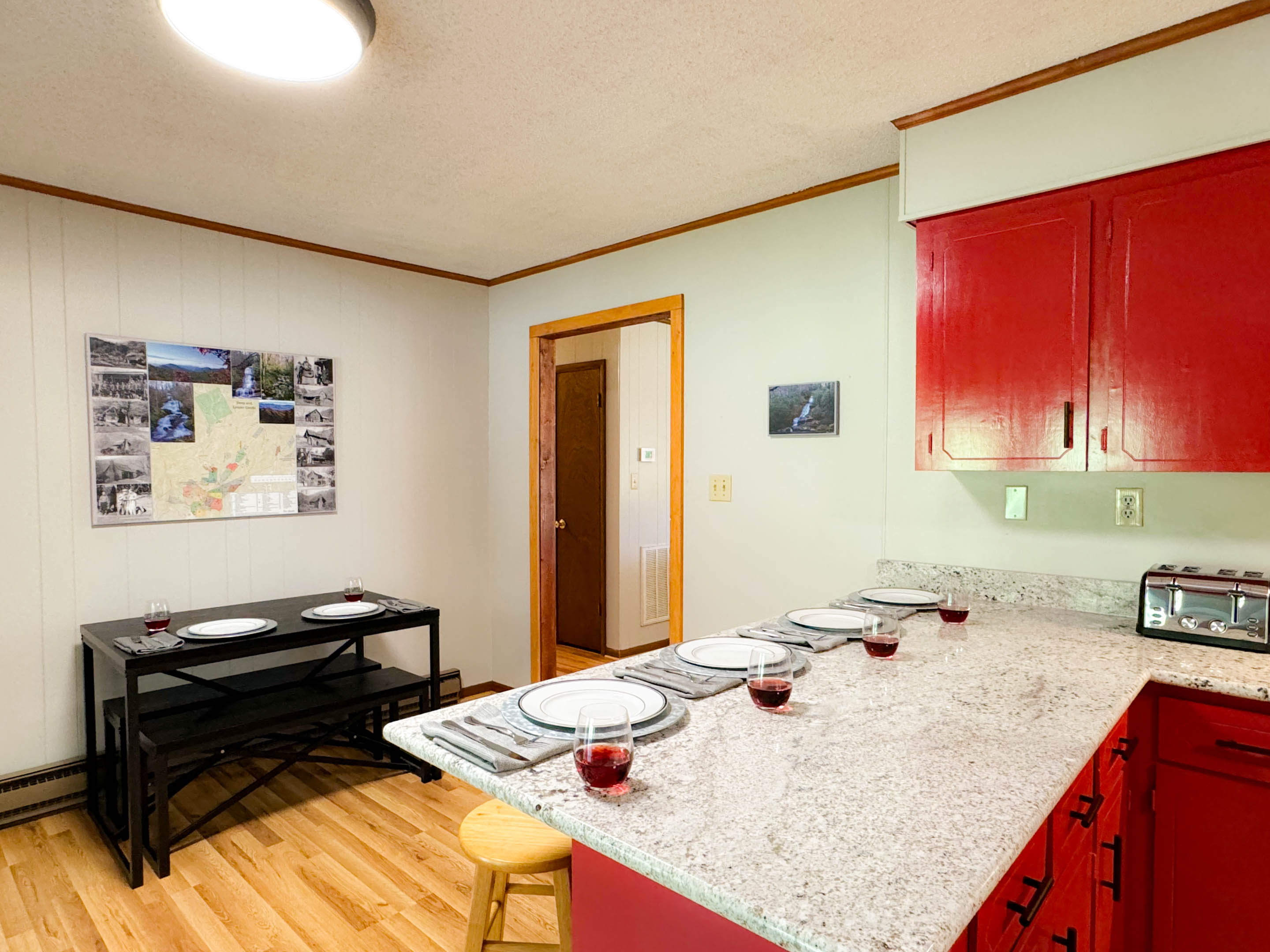 The dining area is small but efficient. Combined with the bar top seating its perfect for family of 6.