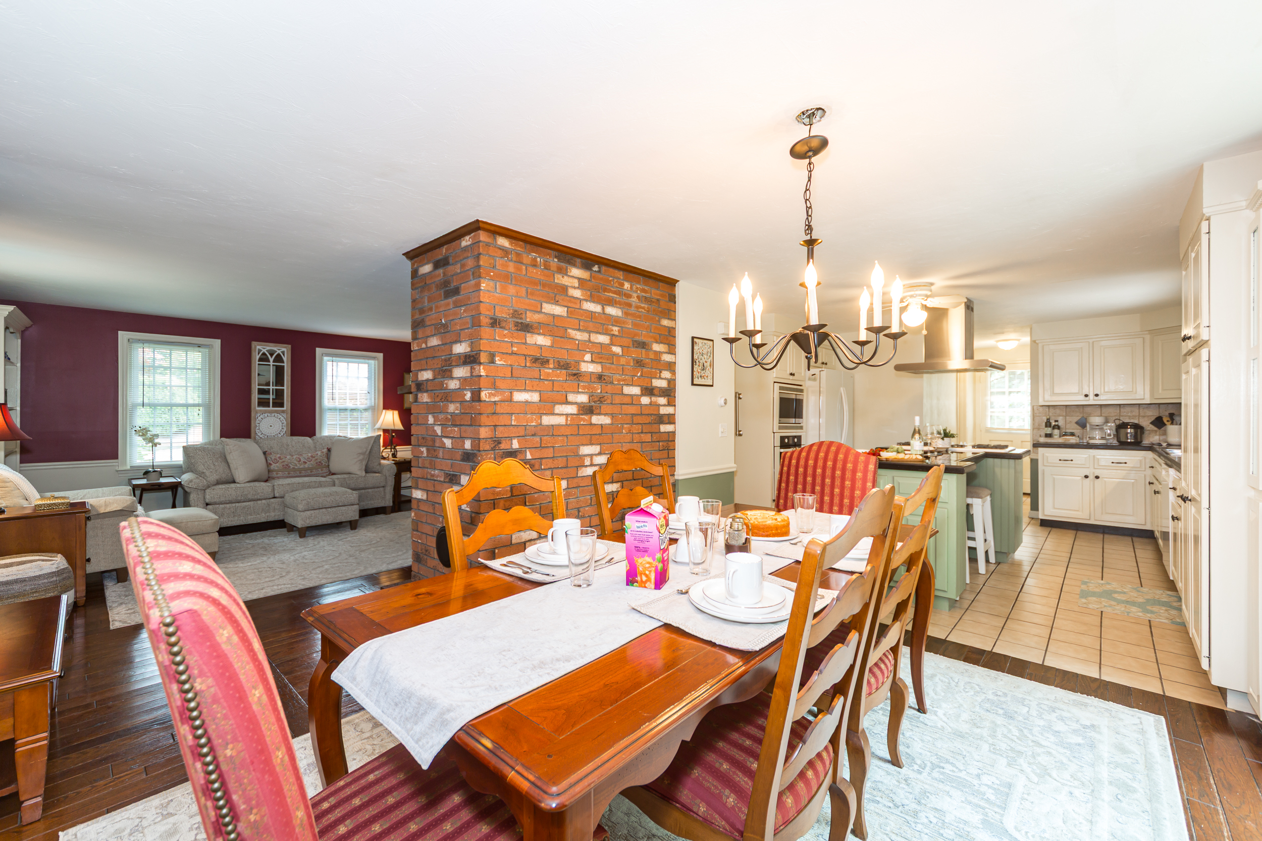 Bright dining space with room for everyone.