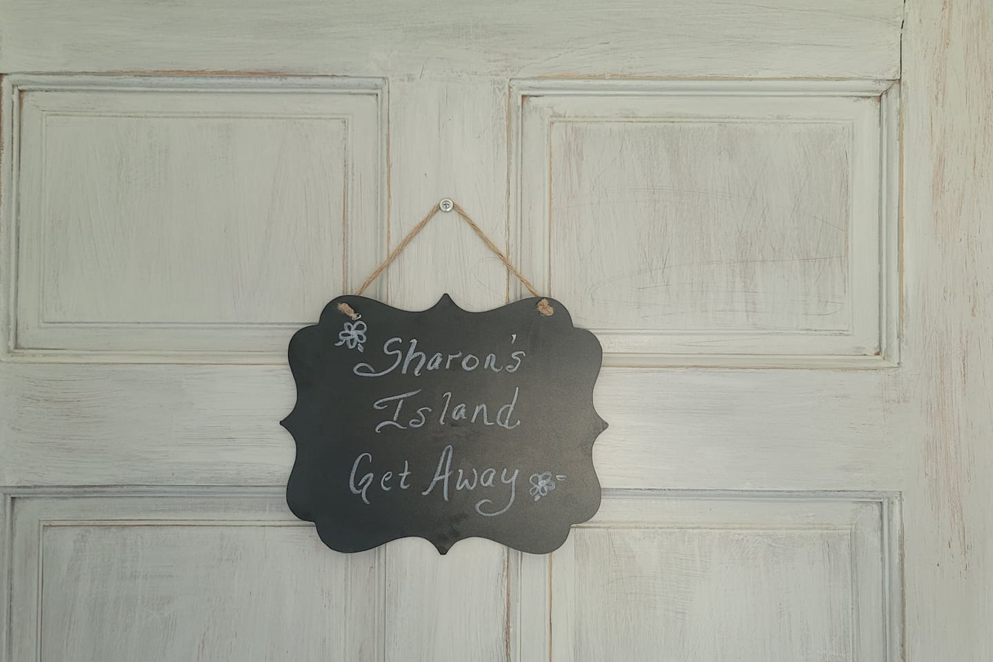 Entrance to a Sharon's Island Get Away