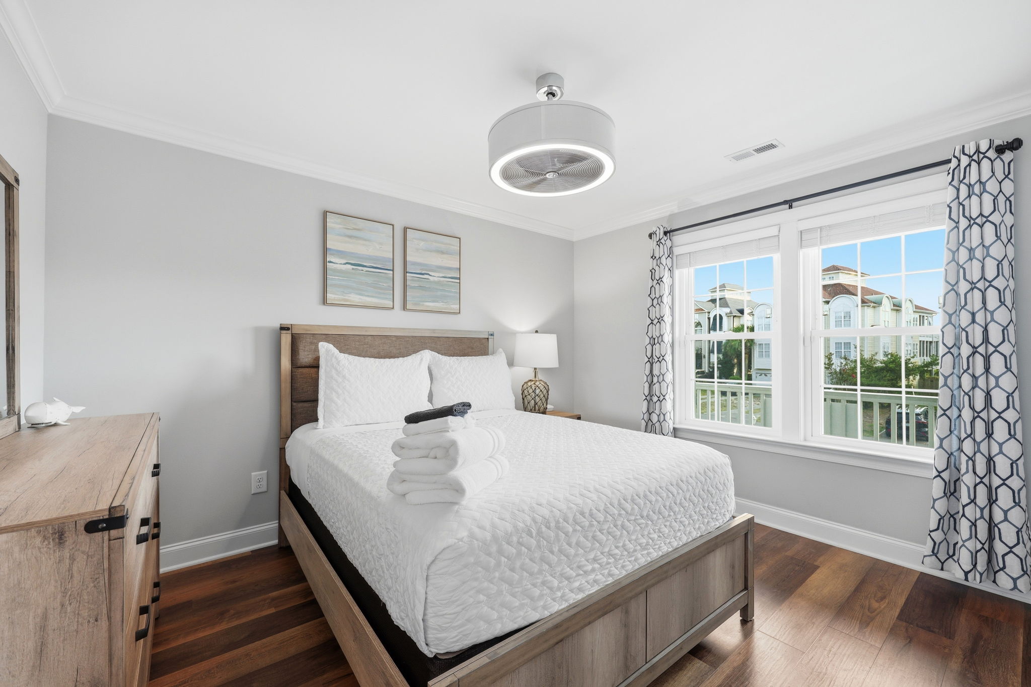 Bath & Bed linens provided