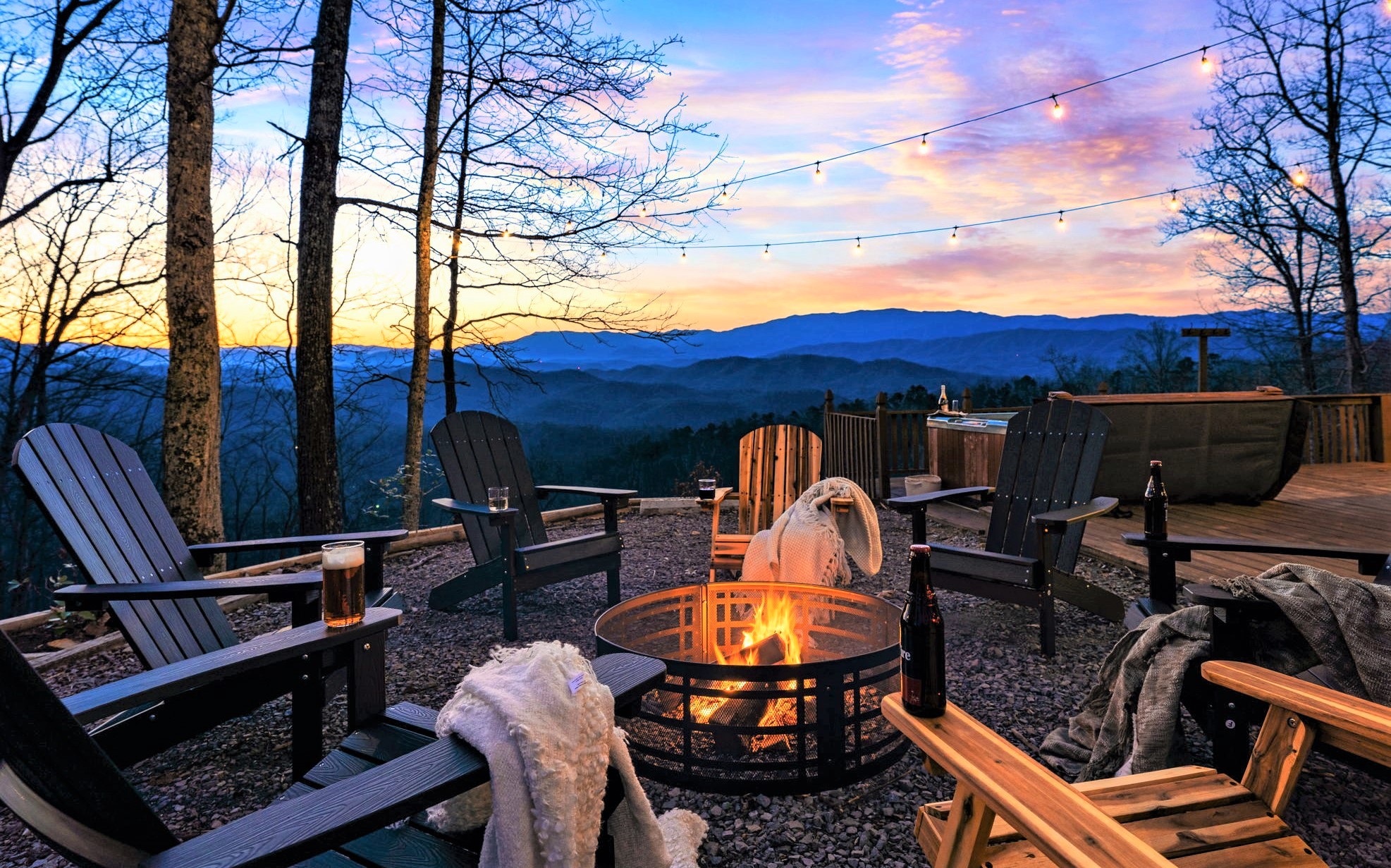 When was the last time you get together around a firepit with family and friends, surrounded by AMAZING mountain views and the beauty of nature? Embrace this special moment and create unforgettable memories during your stay!