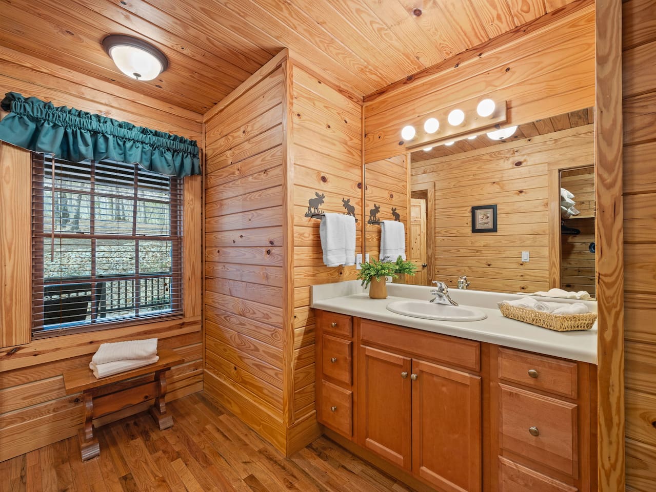 Primary bathroom en suite bathroom