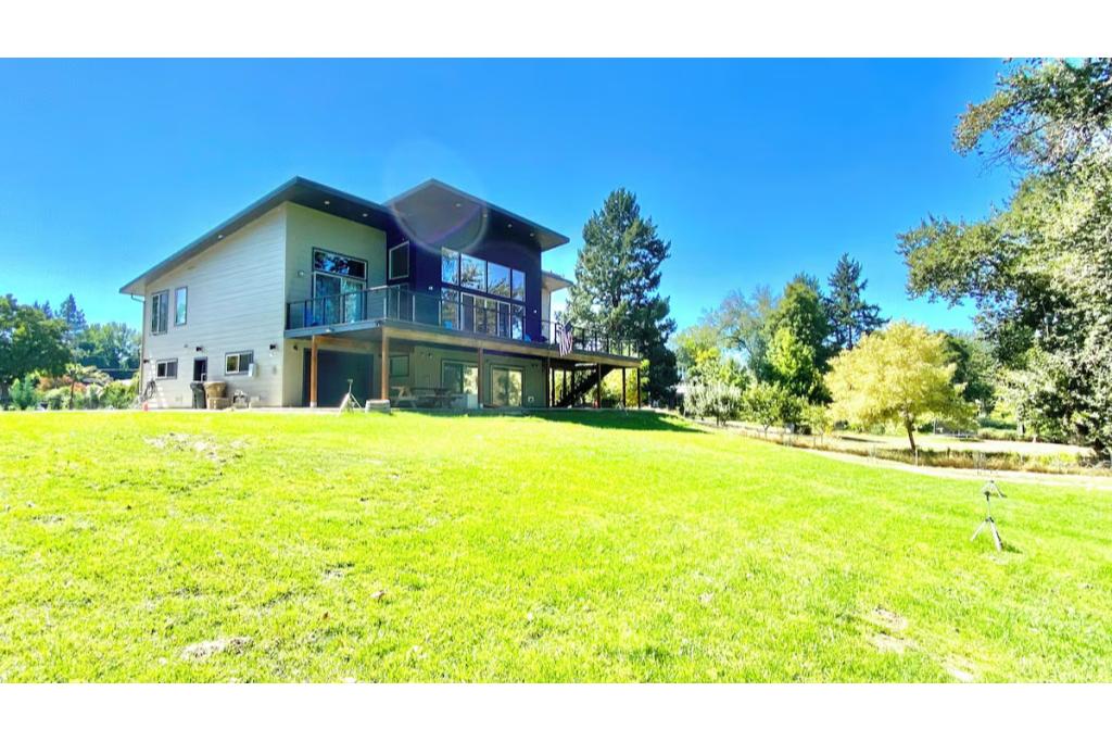 grants pass vacation home