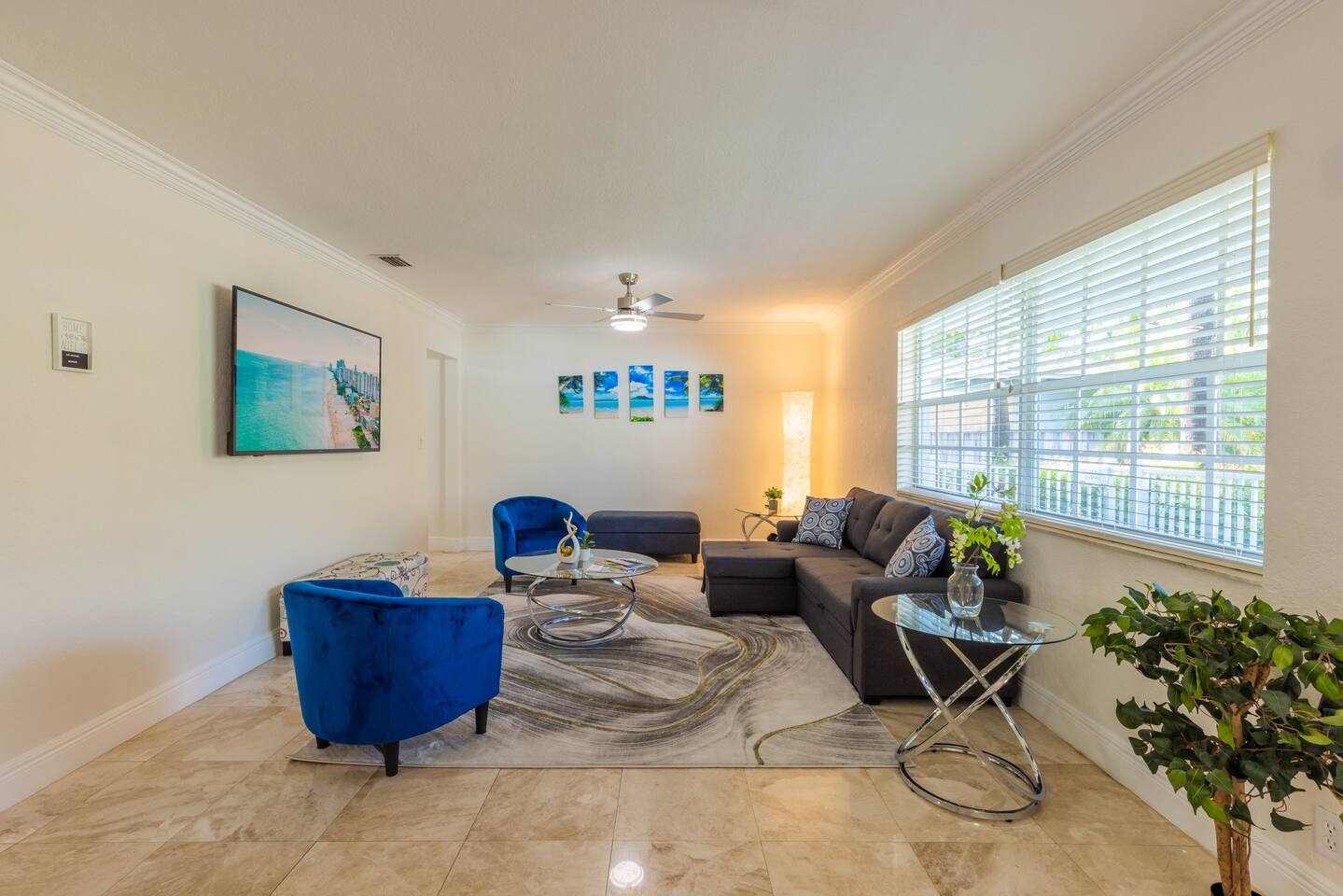 The Living Room sits just off the main entrance and has easy access to the kitchen and garage/ laundry.