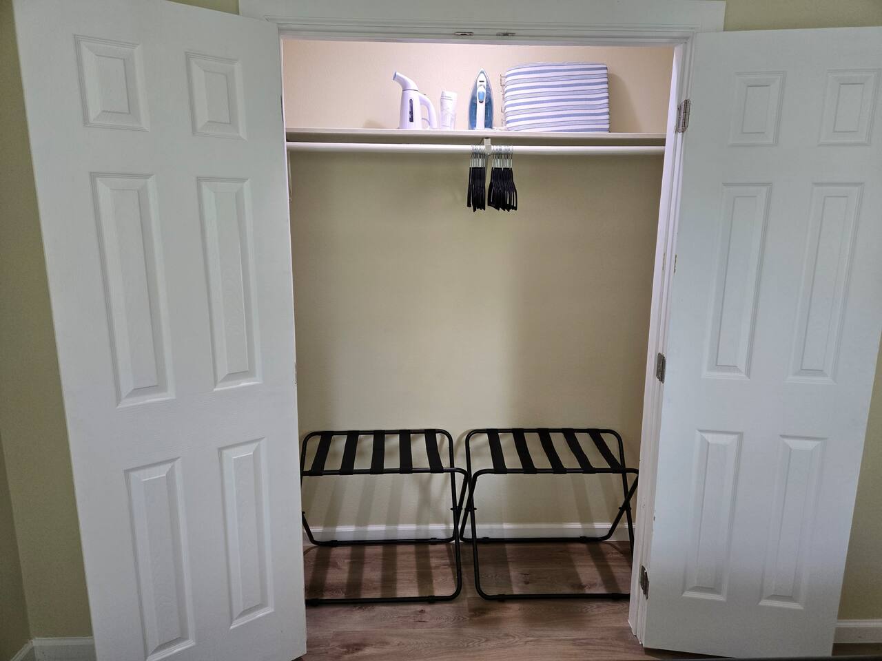 King bedroom closet.