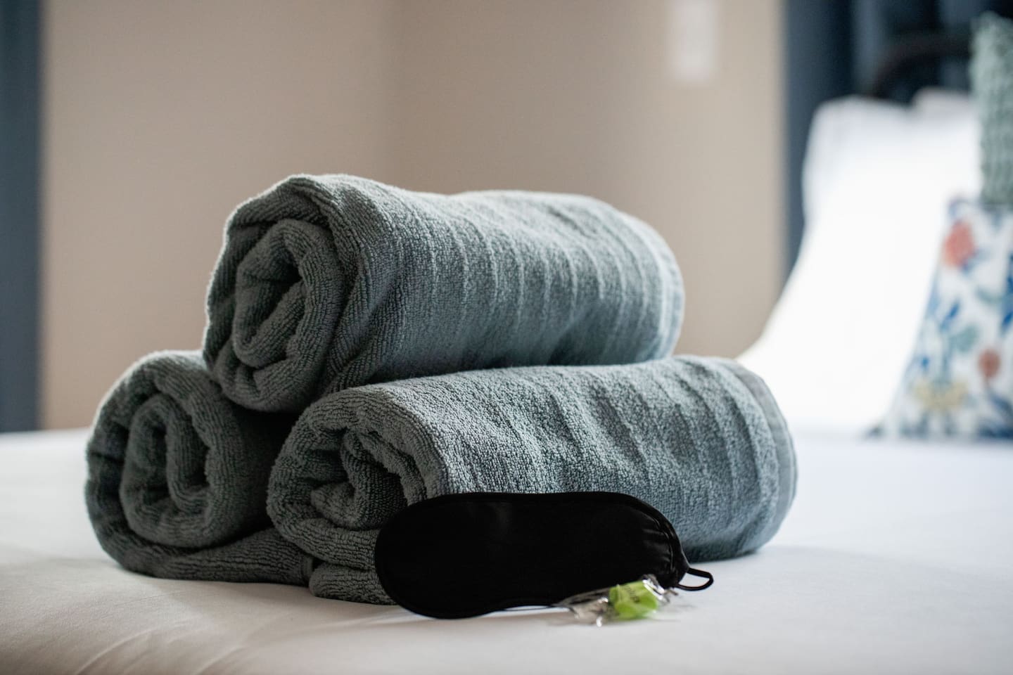 Fluffy spa-style towels with shampoo conditioner and body wash provided to cover every detail.