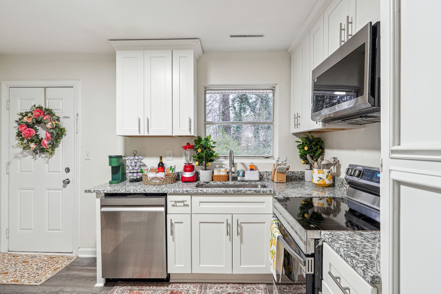 Enjoy a fully equipped kitchen featuring a dishwasher, oven, stove,fridge, microwave, sink, toaster, and coffee maker. It also comes stocked with glasses, cooking utensils, pots, pans, spoons, forks,... 