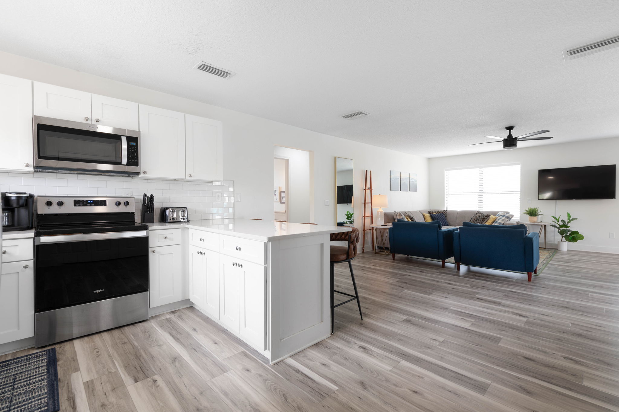 This open, airy retreat brings everyone together, from pancake breakfasts at the island to movie nights on the sofa after a sun-filled day. With room to spread out and reconnect, it is where easy coastal moments turn into the family memories you keep.