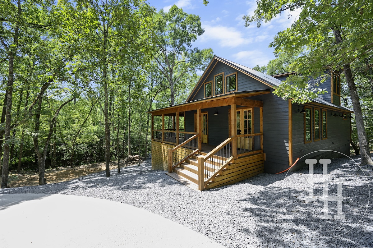 Five steps with handrails to enter the cabin. Stairs are illuminated at night.