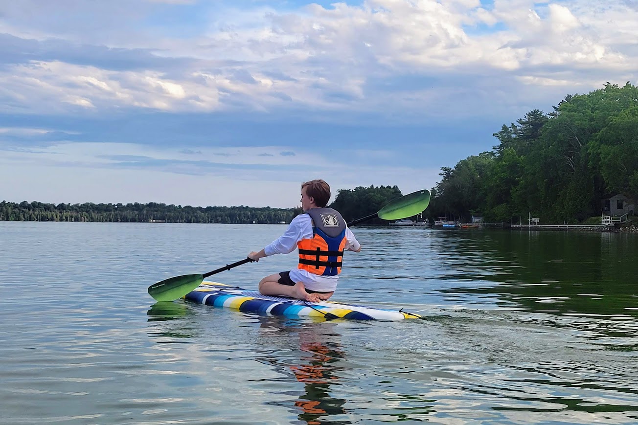 Explore Kangaroo Lake on one of our paddleboards.
