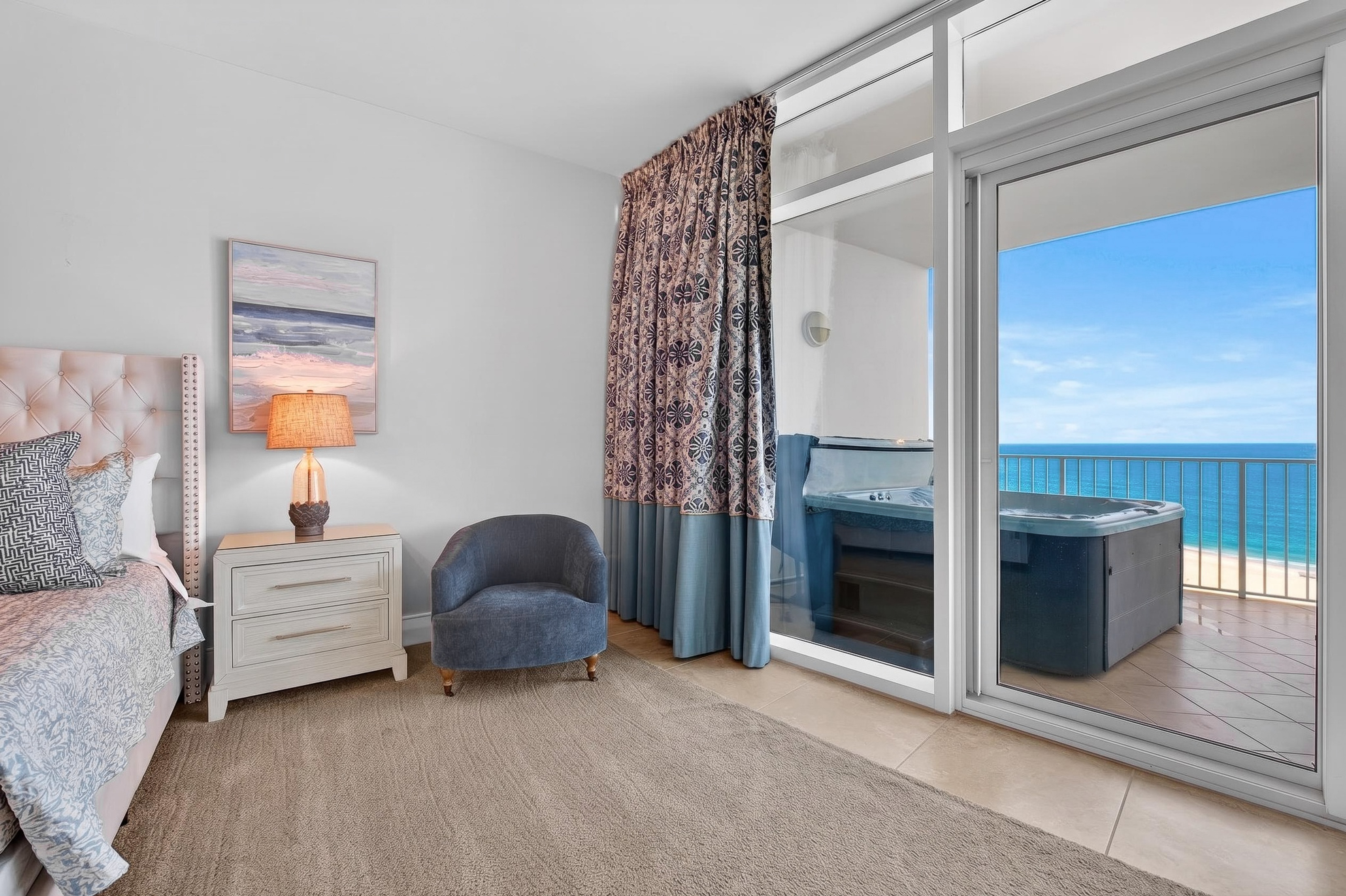 Master King Bedroom, balcony access