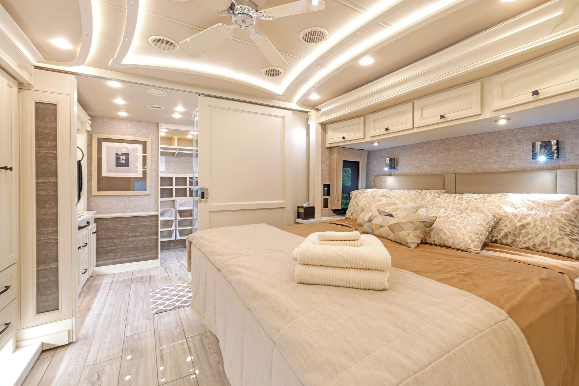 King size bed