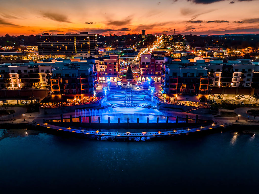 The Branson landing in the evening