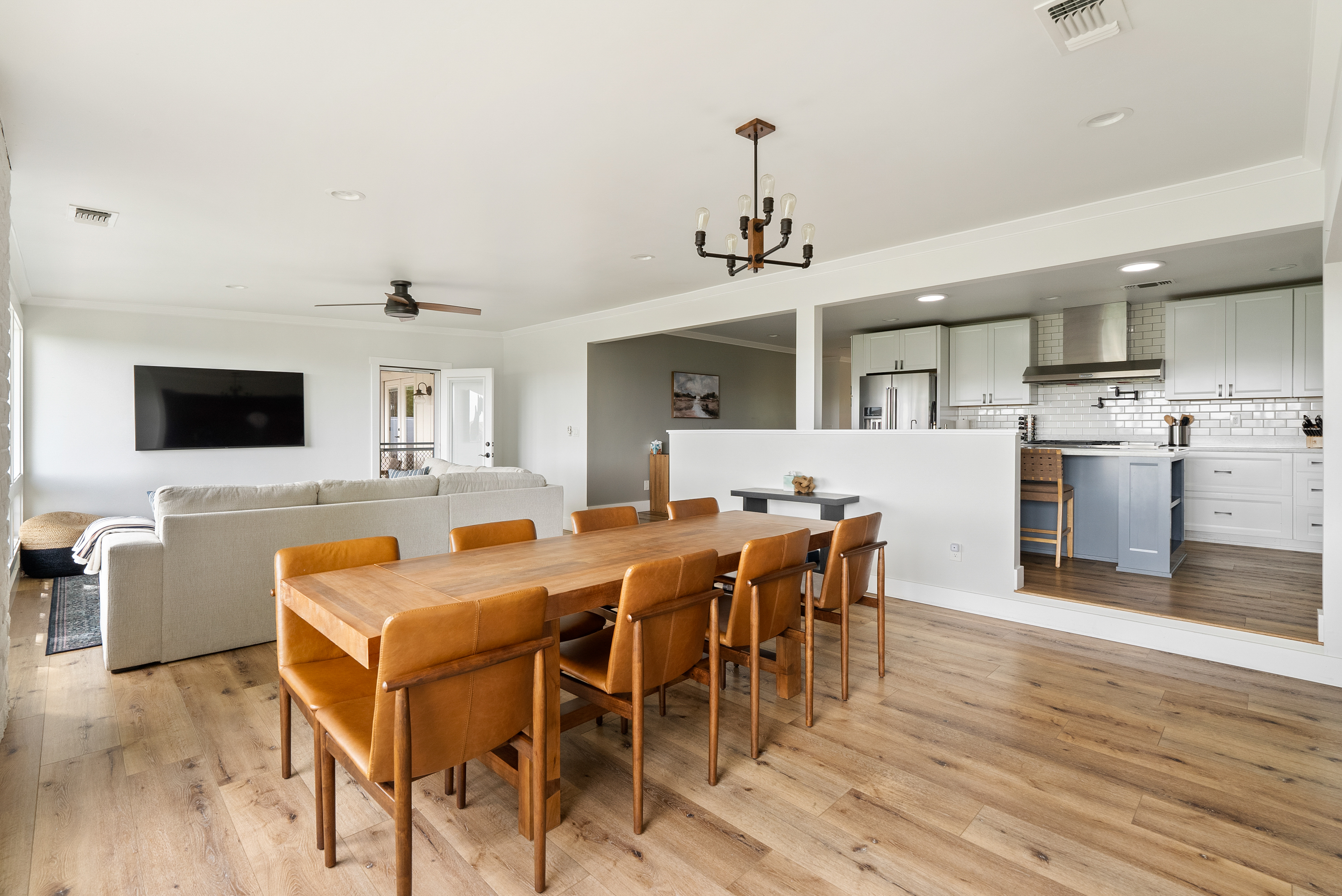 A seamless flow from kitchen to table, perfect for shared meals and easy hosting.