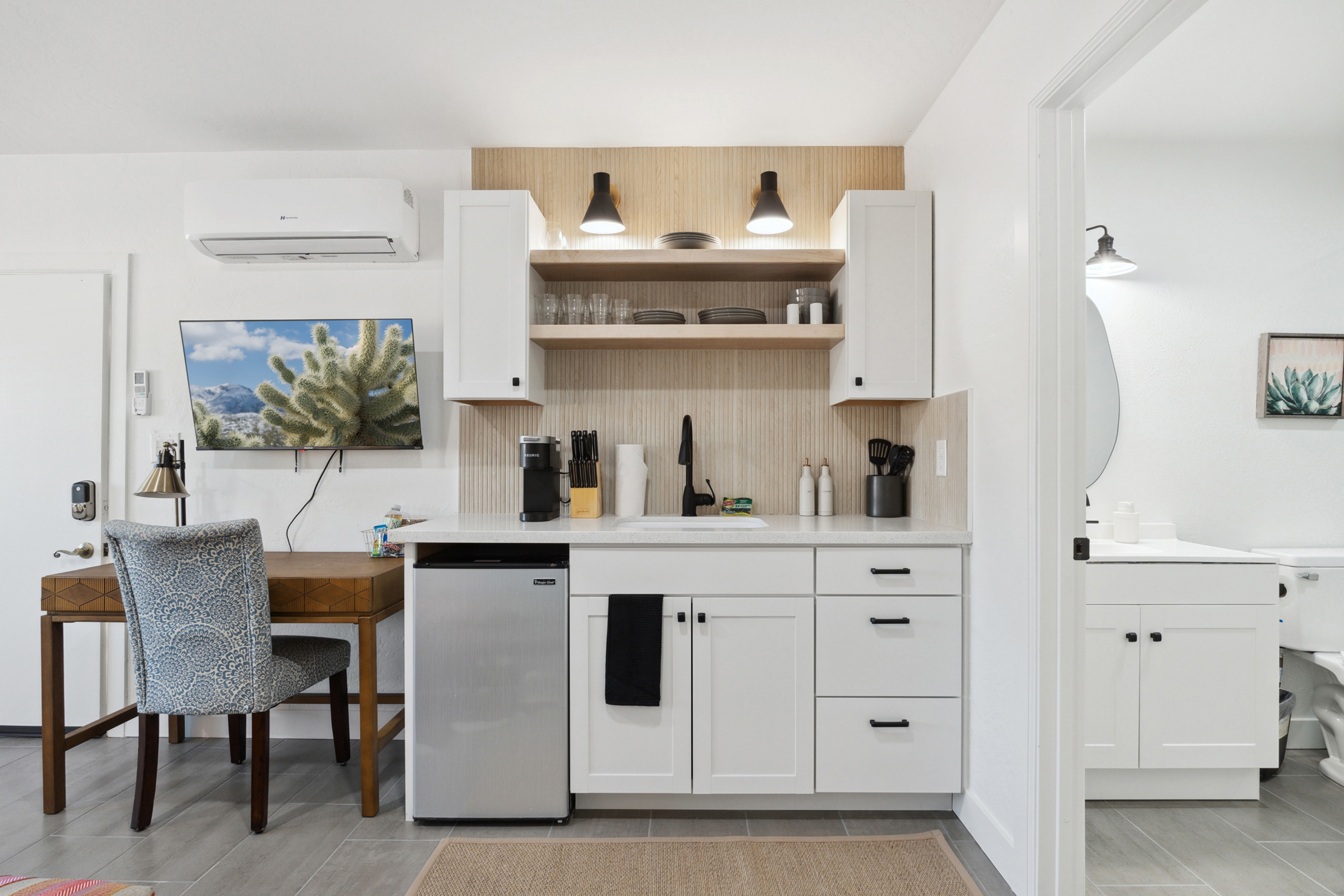 Newly Remodeled Studio | Minutes from Old Town 5