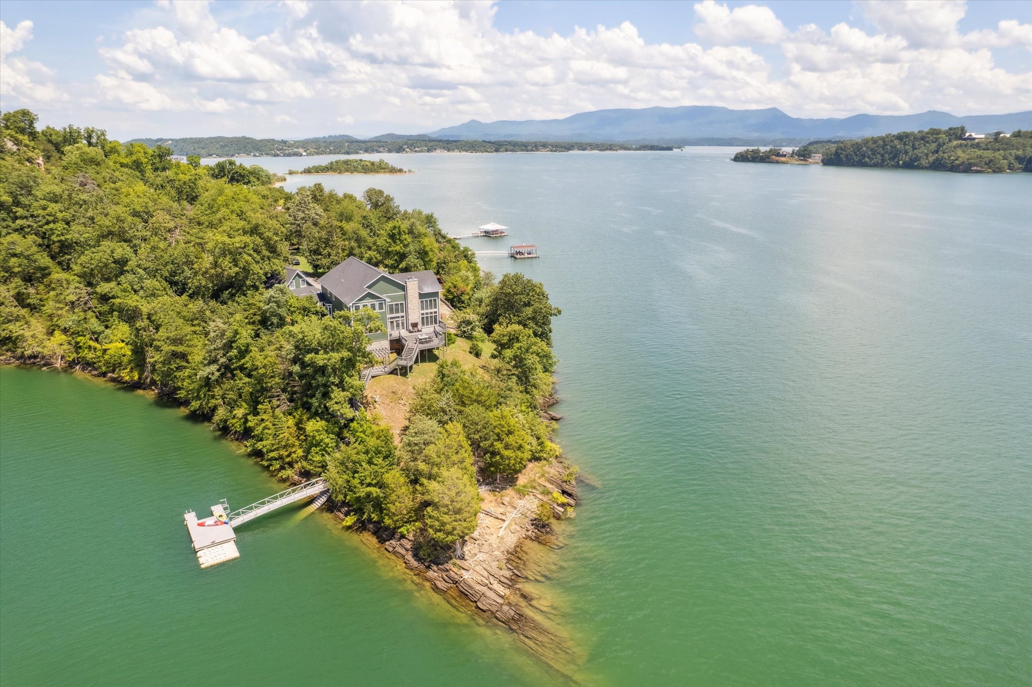 Home on Peninsula with water on 3 sides and no close neighbors