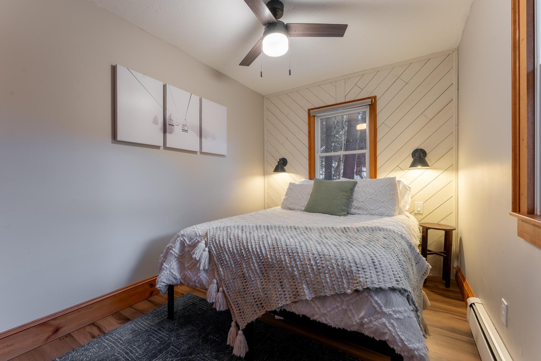 2nd floor "Winter" queen room