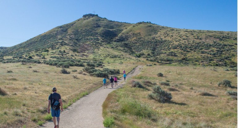 Hiking paths just minutes away