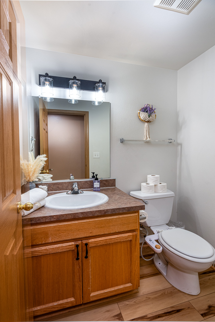 Downstairs half-bath