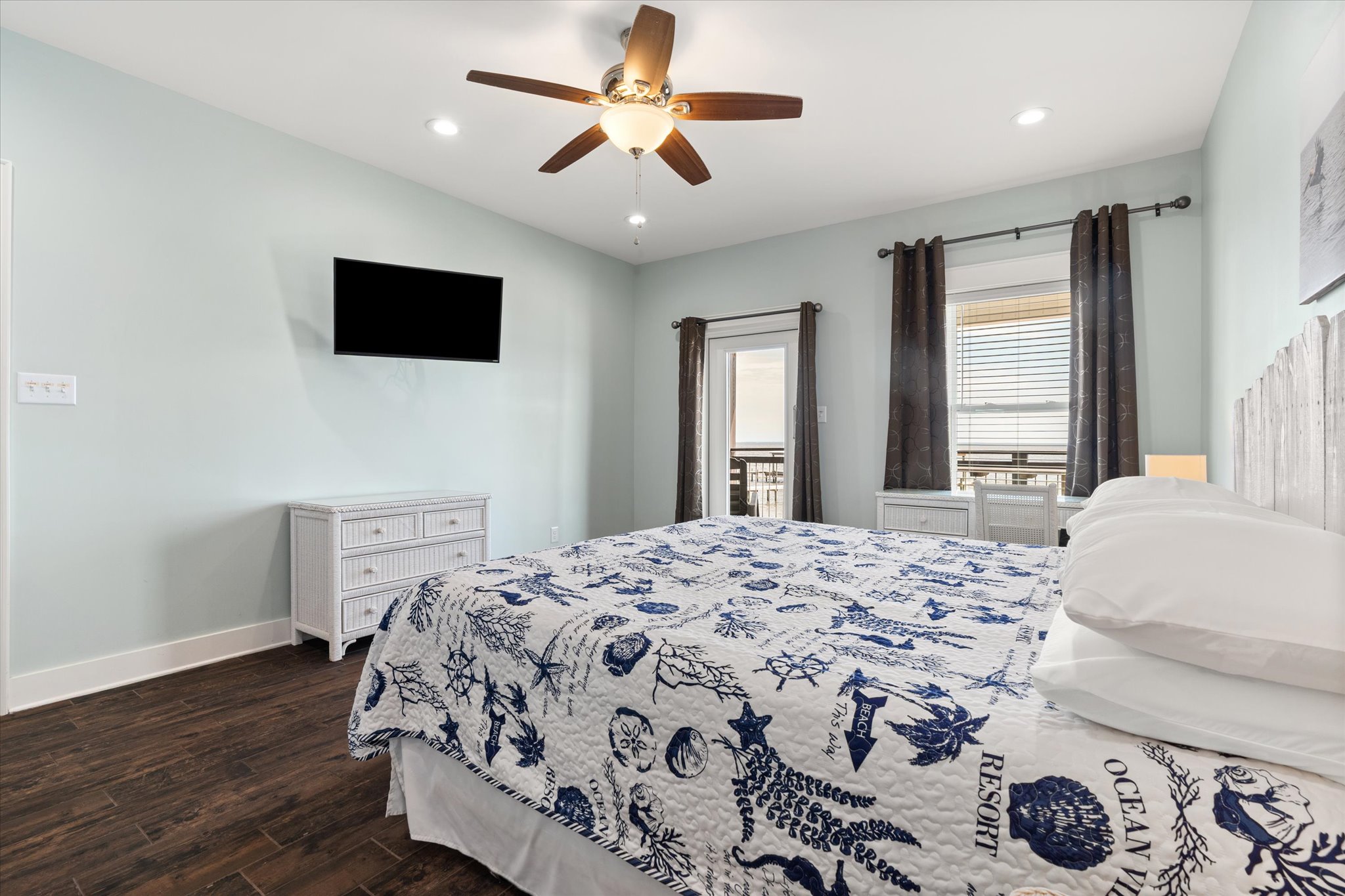 Primary Bedroom - deck access 