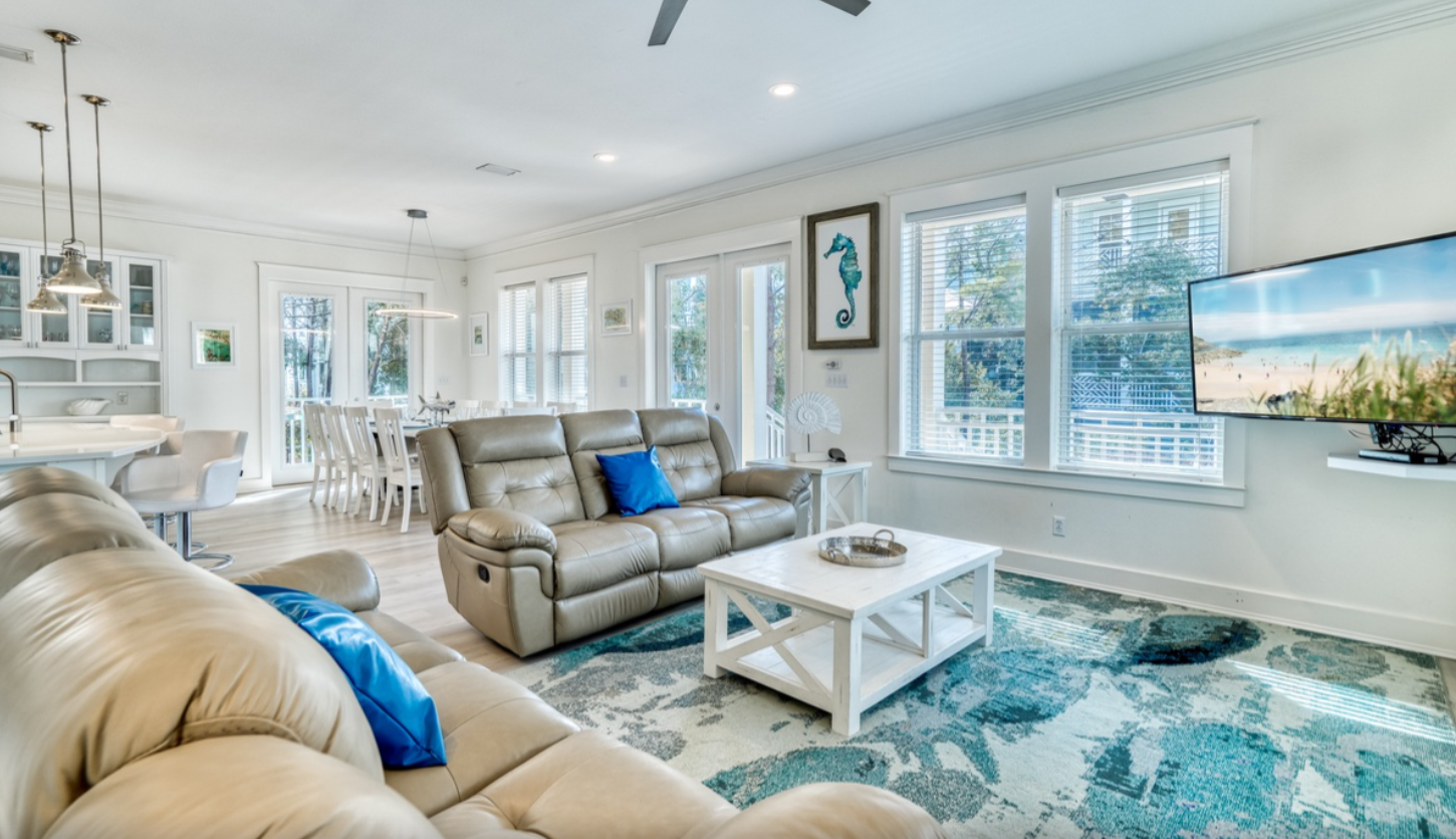 Spacious Living room has plenty or room to relax