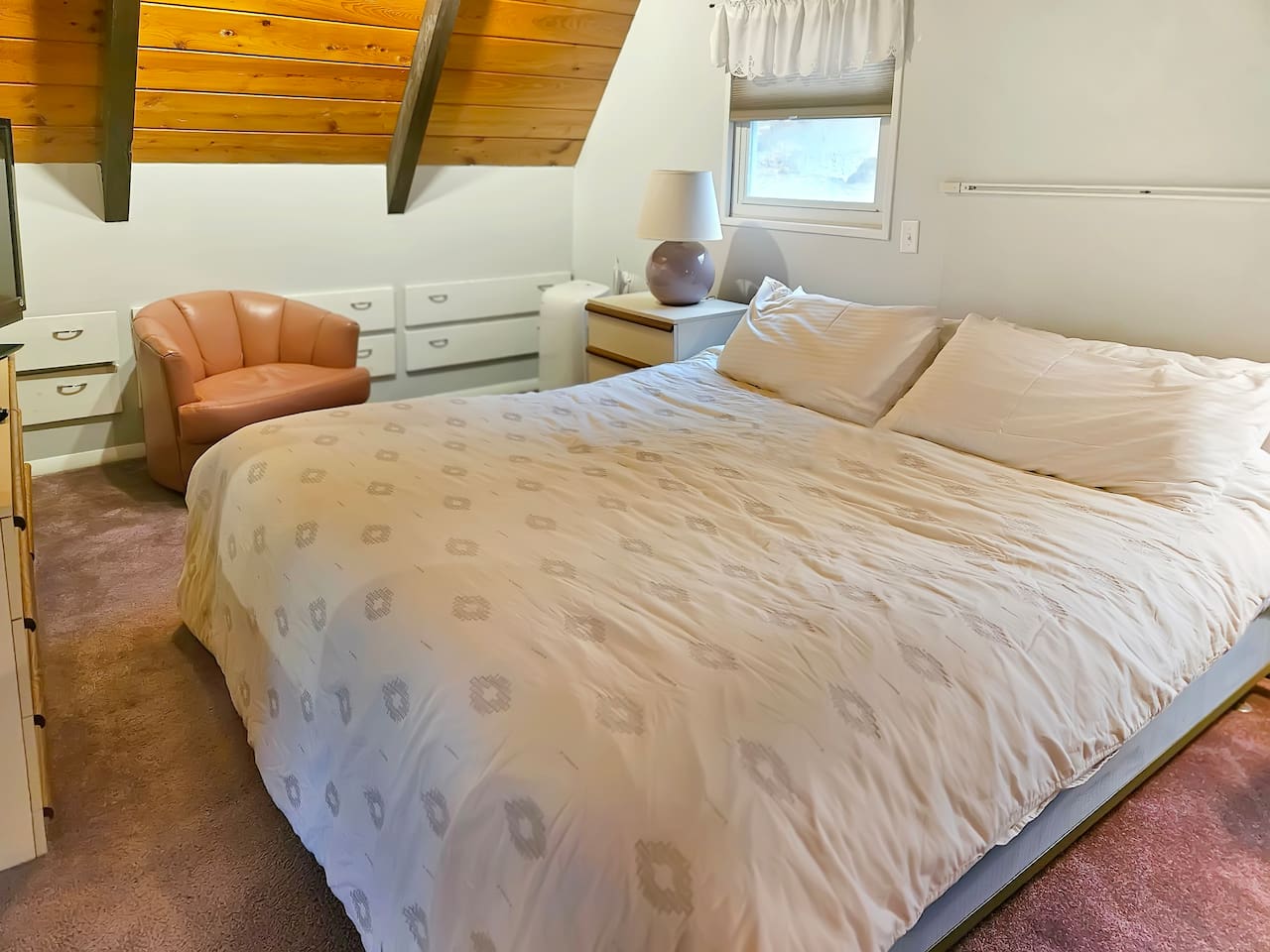 Enjoy the comfort of the king size bed in the Master Bedroom, after a long day on the ski slopes or the lake!