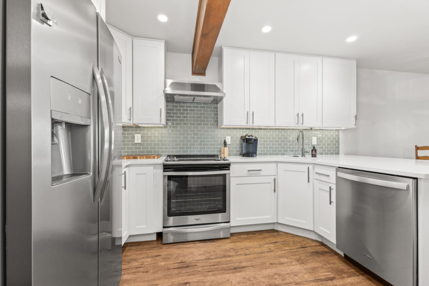 Main Level Kitchen | Electric Range