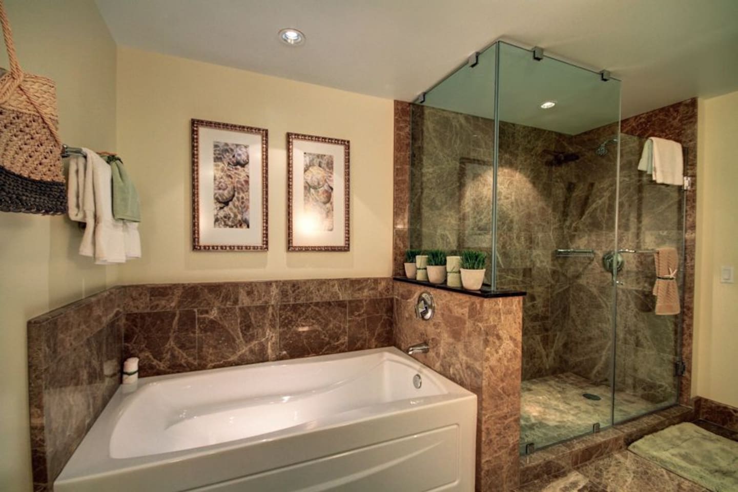 Second master bathroom