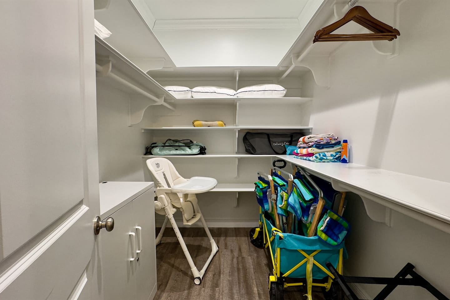 Grab a chair, a towel, and head to the beach—everything is right at your fingertips