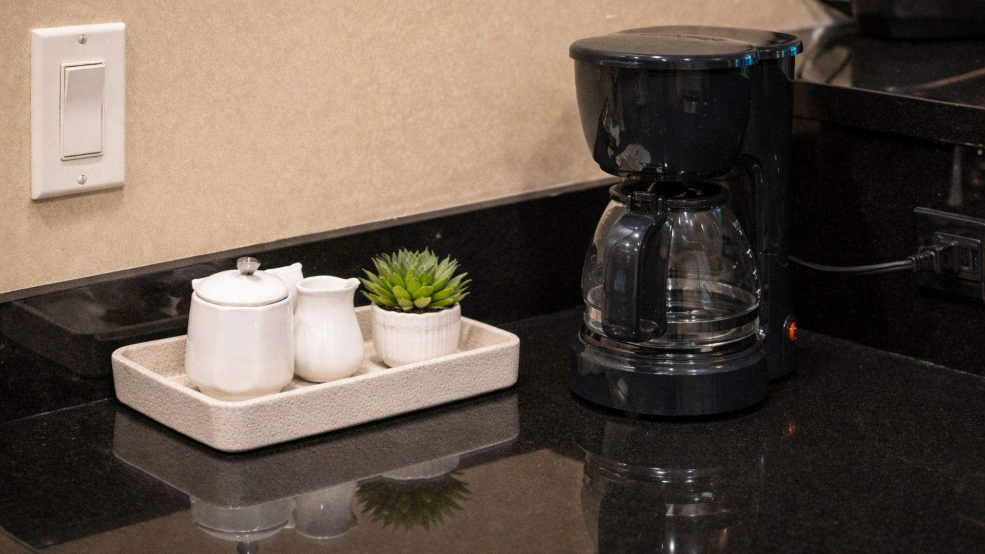 MGM Tower 2 · Unit 1121 — Kitchen · Full-Size Appliances