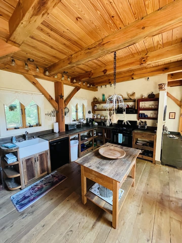 Old world feeling kitchen! Good vibes
