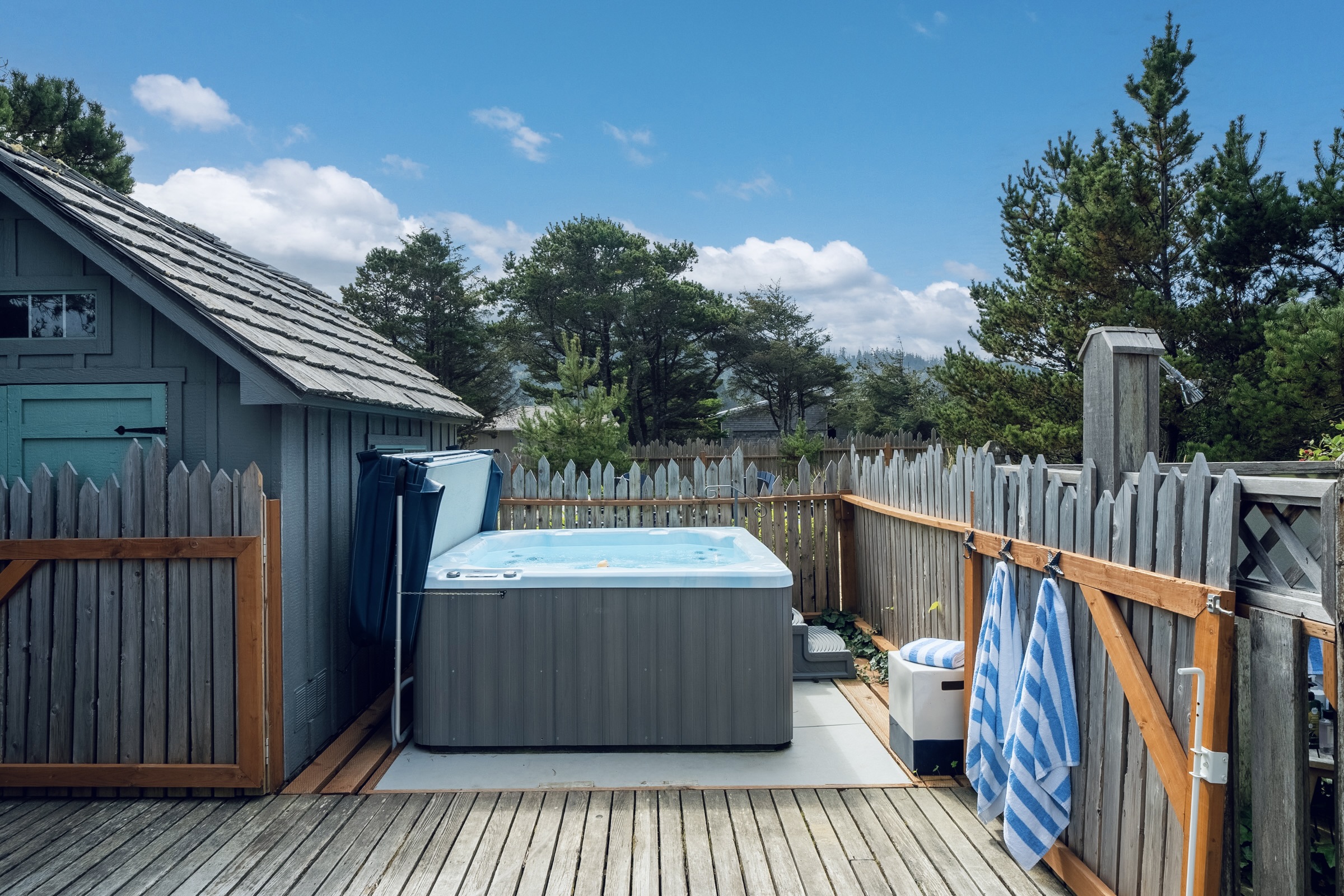 HOT TUB