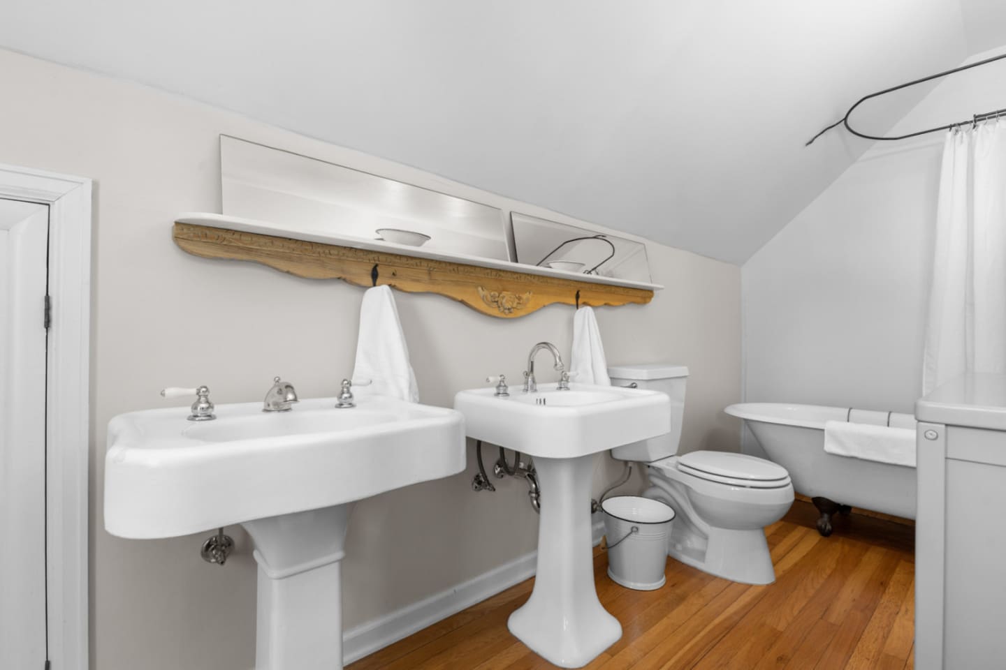 Upstairs Ensuite Bathroom 1 | Dual Sinks
