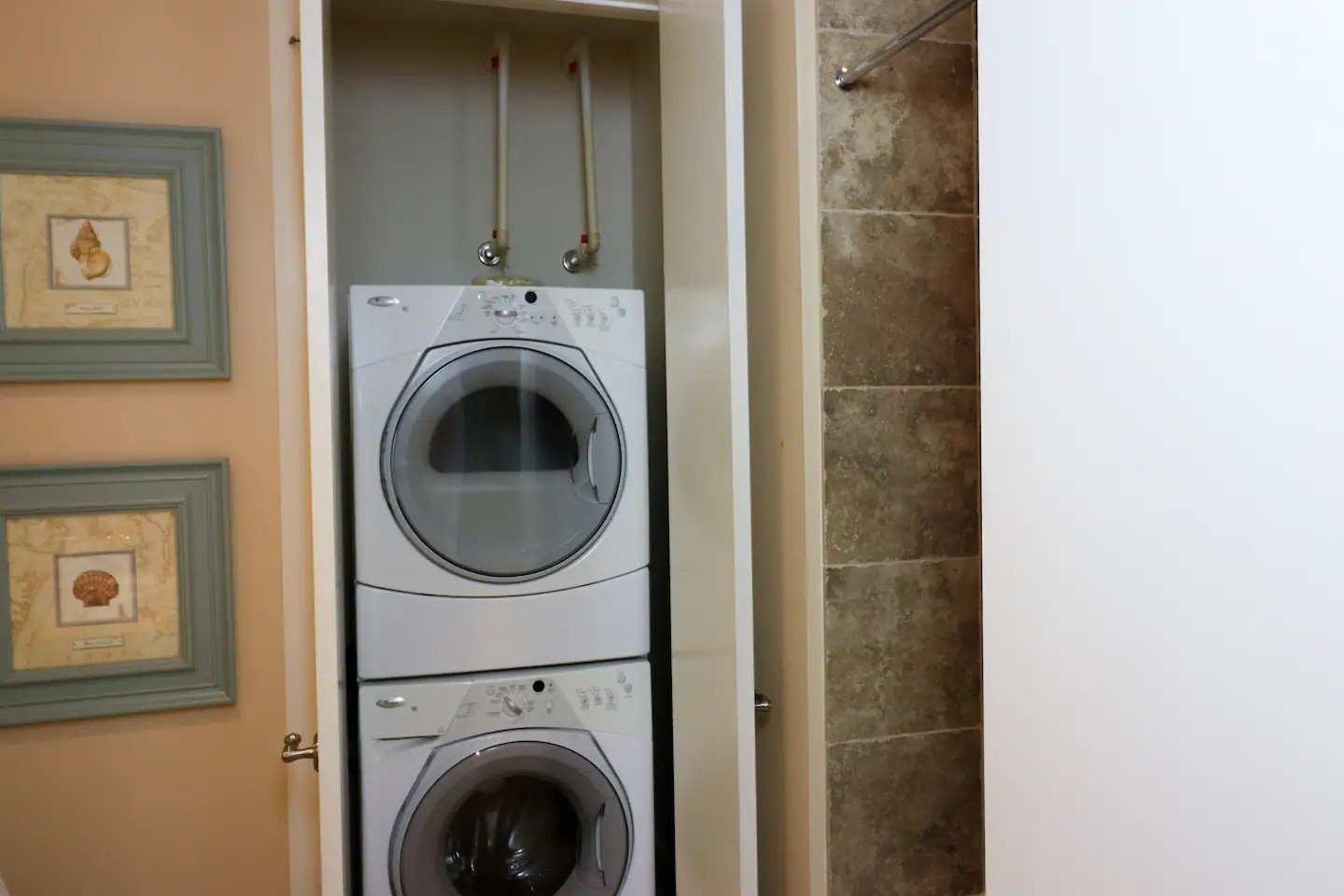 Washer/dryer in unit