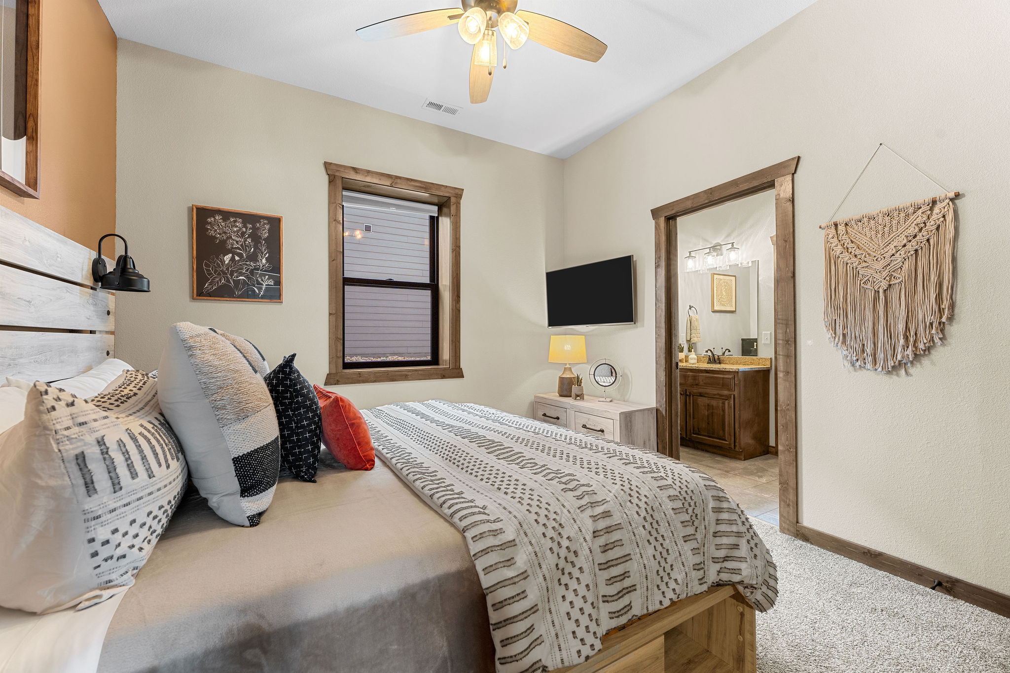 Lower level, King bedroom #2
