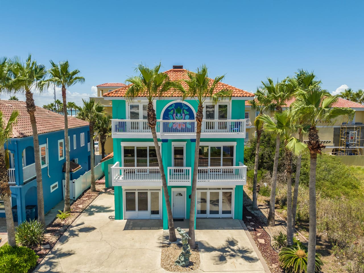 Let us show you an amazing vacation, come stay with us at Las Sirenas!