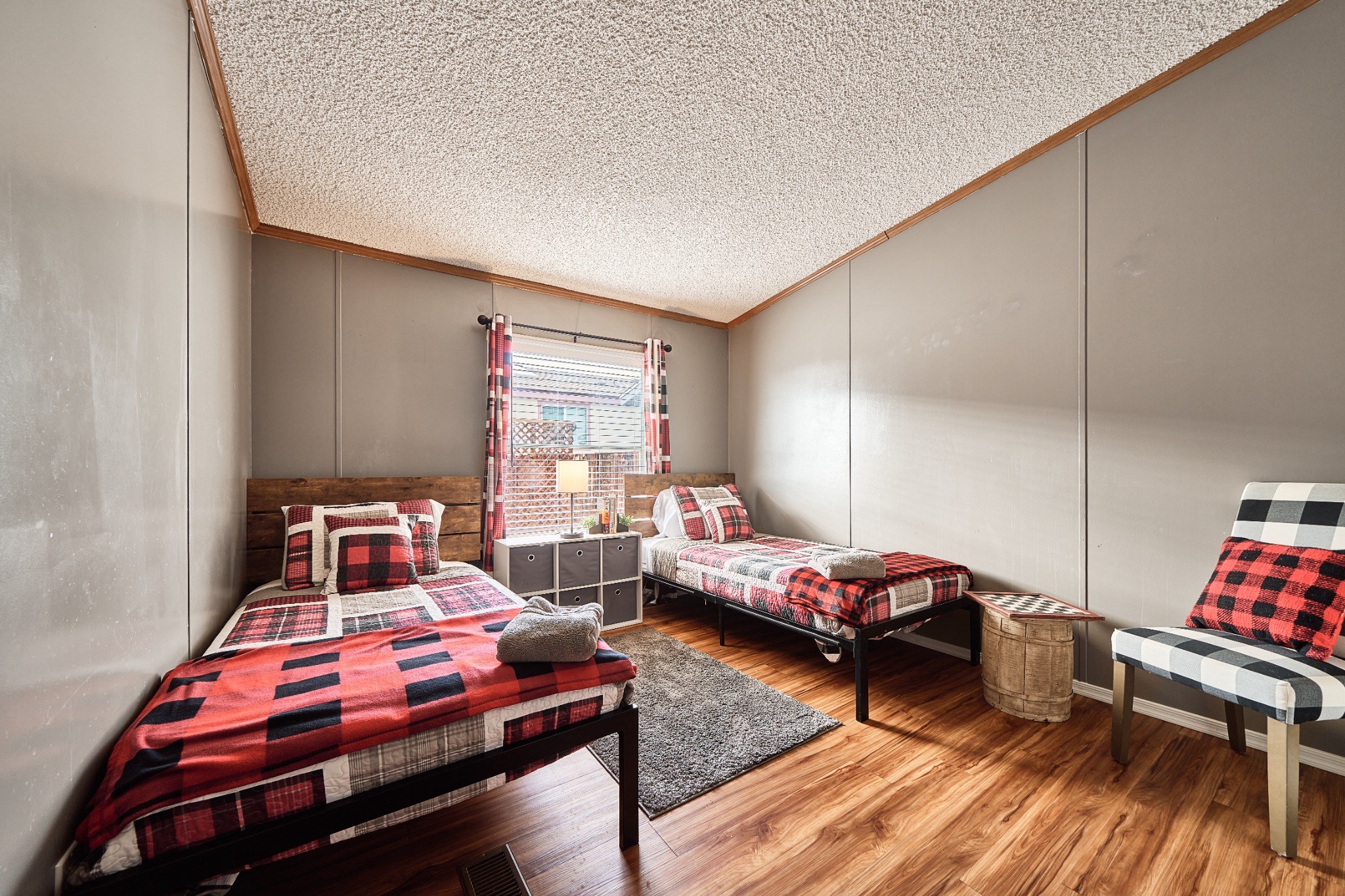 Bedroom #2 feat. (2) Twin Beds