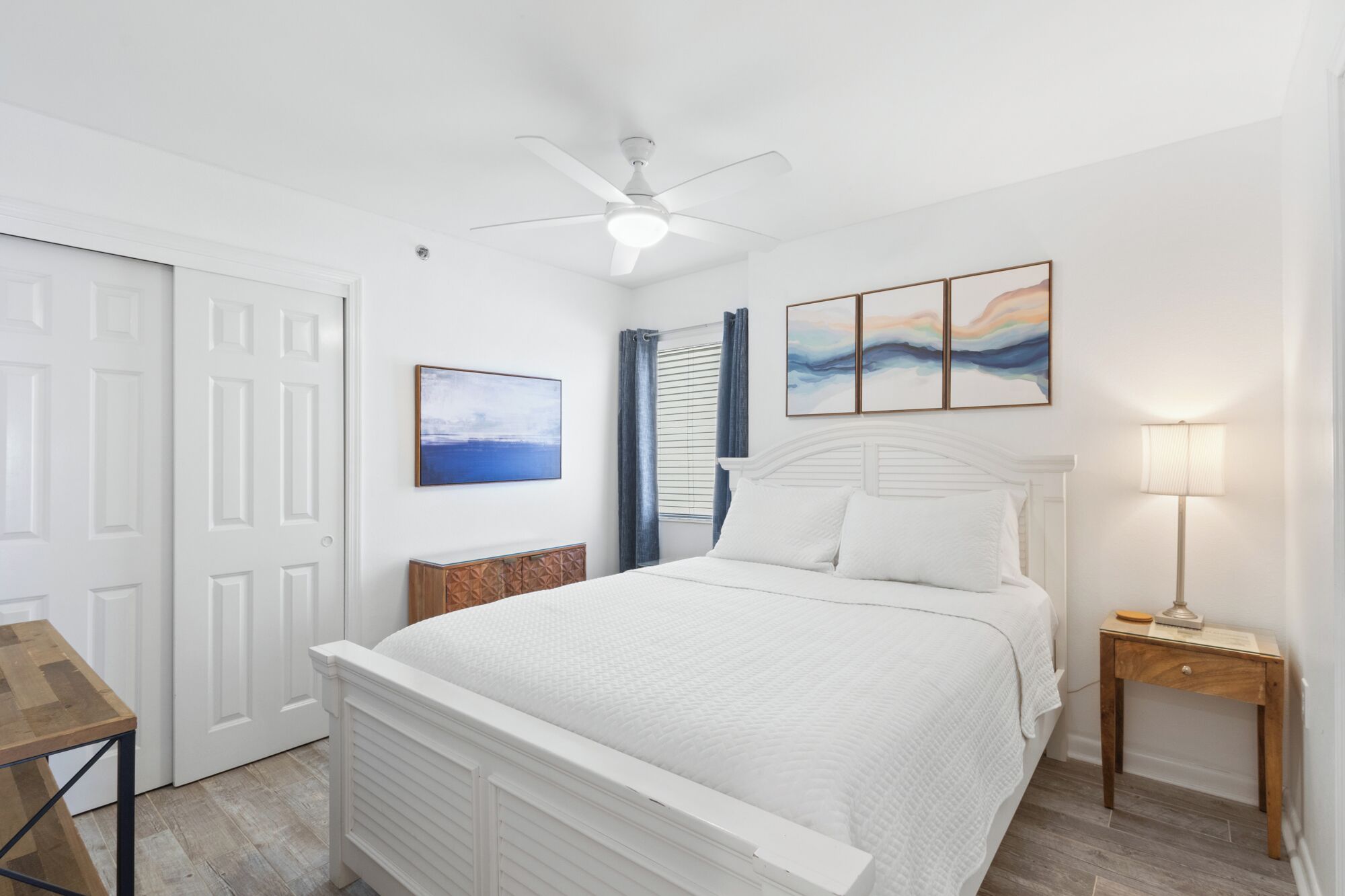 Second bedroom queen bed 