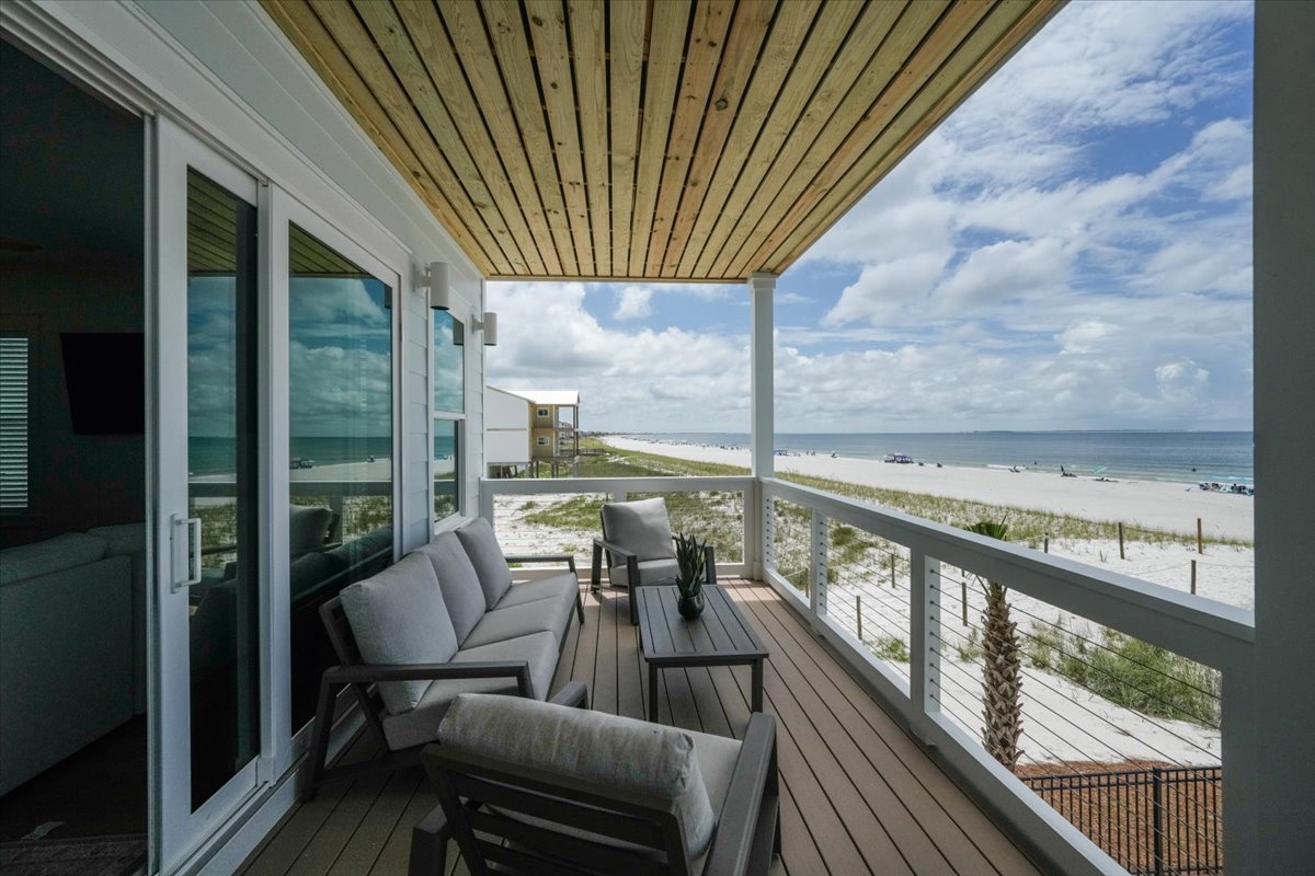 Middle floor deck
