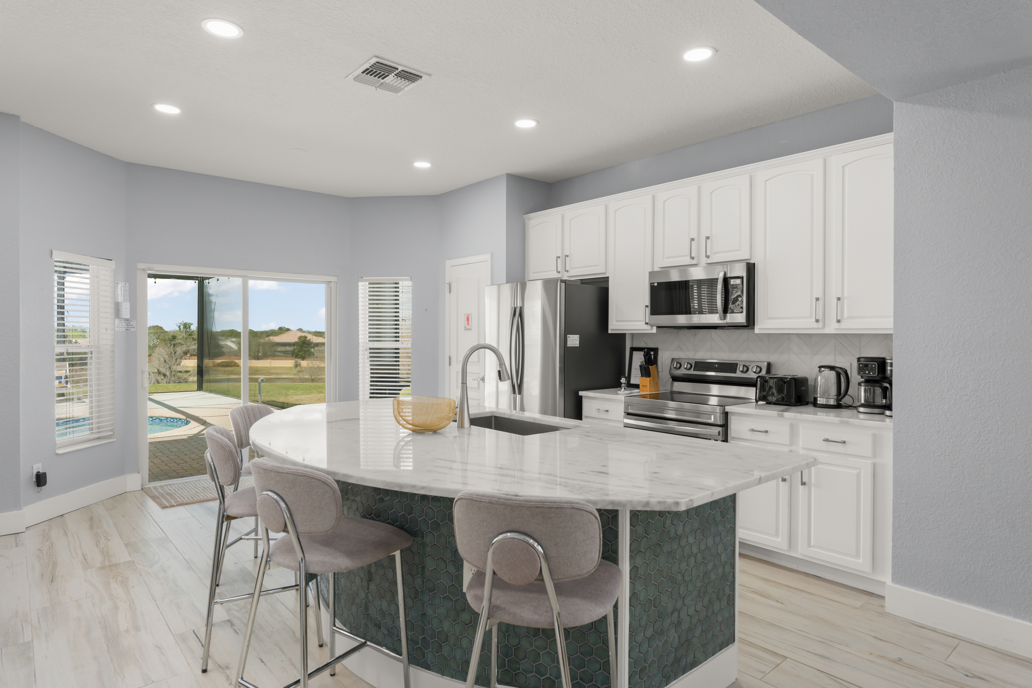 Kitchen Island - Where to Sit and Watch the Kitchen Action